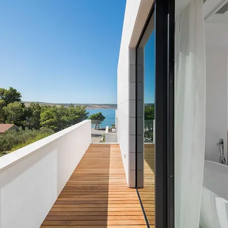 Villa Starigrad *