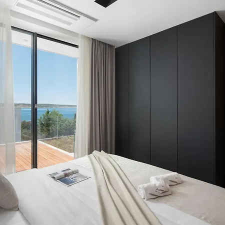 Villa Starigrad *
